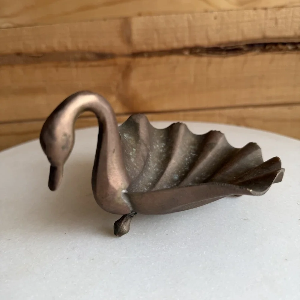 VTG Old Antiqued Brass Beautiful Swan‎ Shape Soap Trinket Dish Ash Tray *Wear*